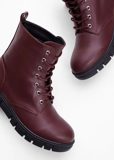 Veterboots met profielzool, bonprix