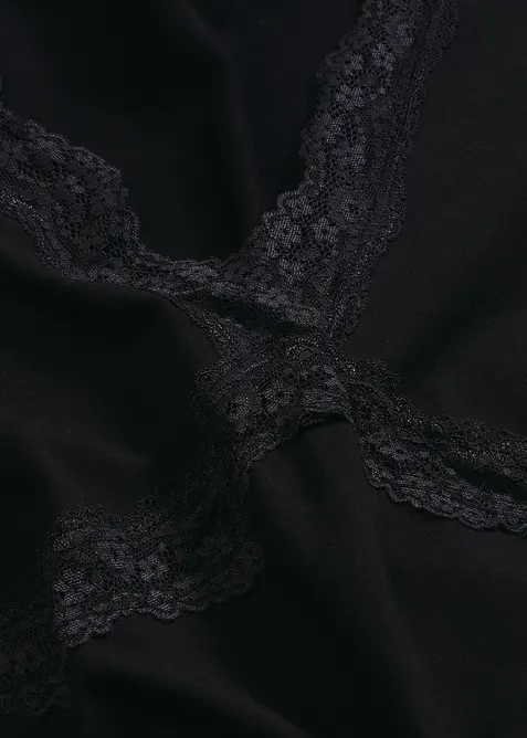 Pyjama met kanten randjes, bonprix