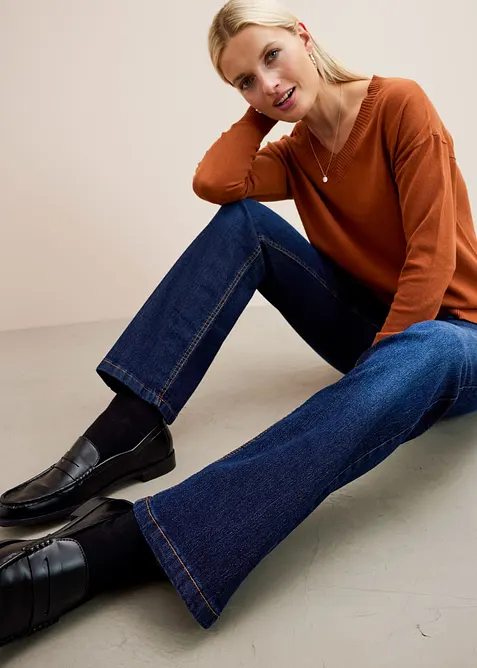 Bootcut stretch jeans, mid waist, bonprix