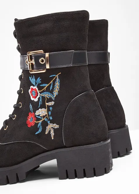 Veterboots met borduursel, bonprix