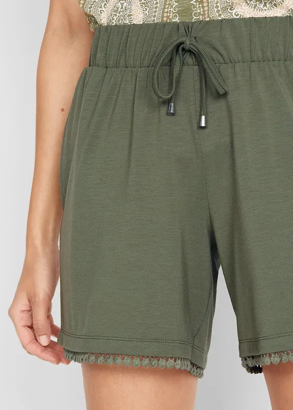 Jersey short in een viscosemix met een comfortabele band en kant, bonprix