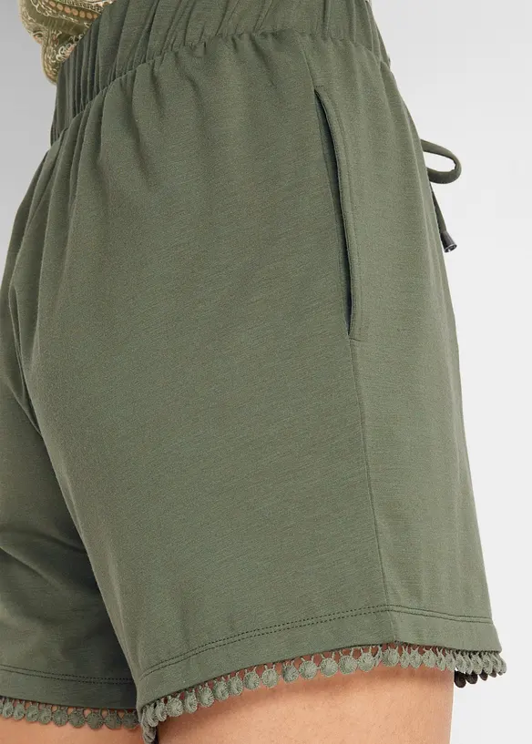 Jersey short in een viscosemix met een comfortabele band en kant, bonprix