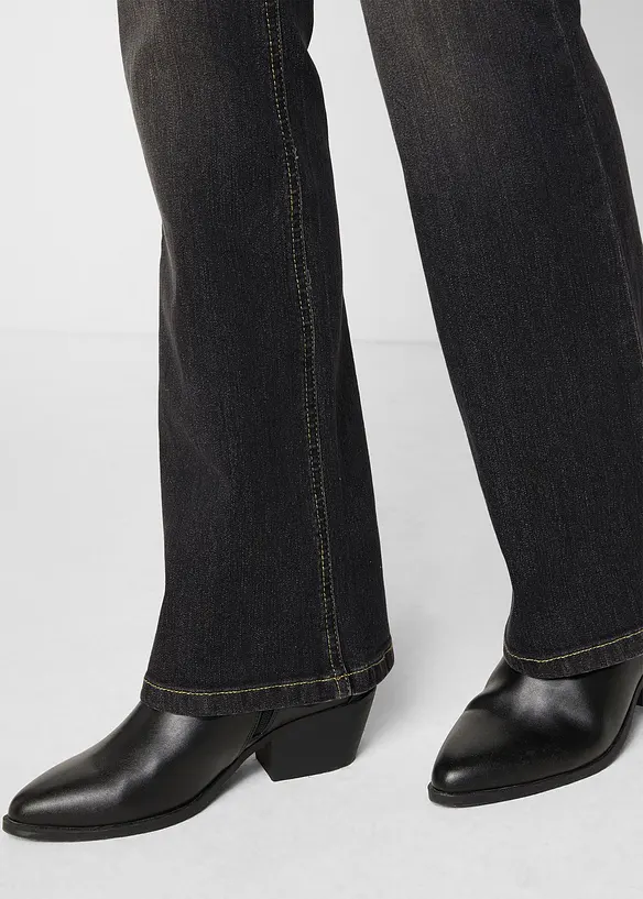 Bootcut comfort stretch jeans, mid waist, bonprix
