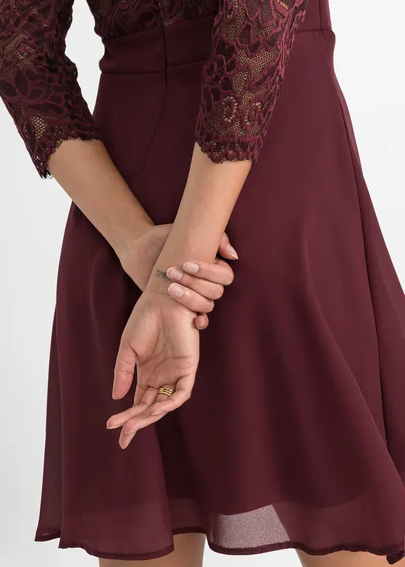 Chiffon jurk met kant, bonprix