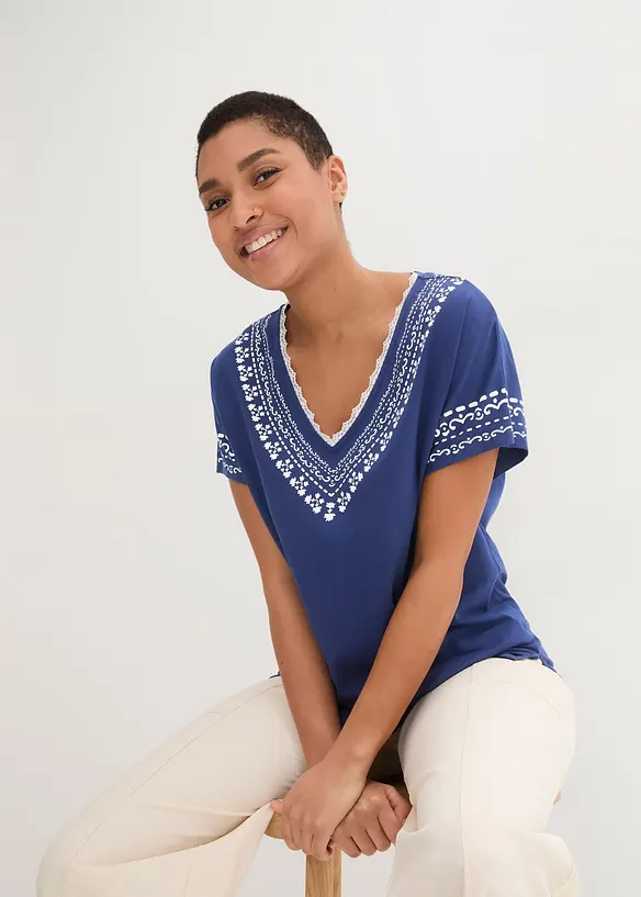 Comfortabel T-shirt met printed borduursel en biologisch katoen, bonprix