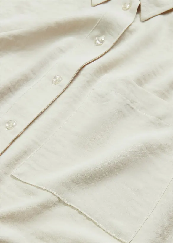 Blouse met borstzak en korte mouwen, bonprix