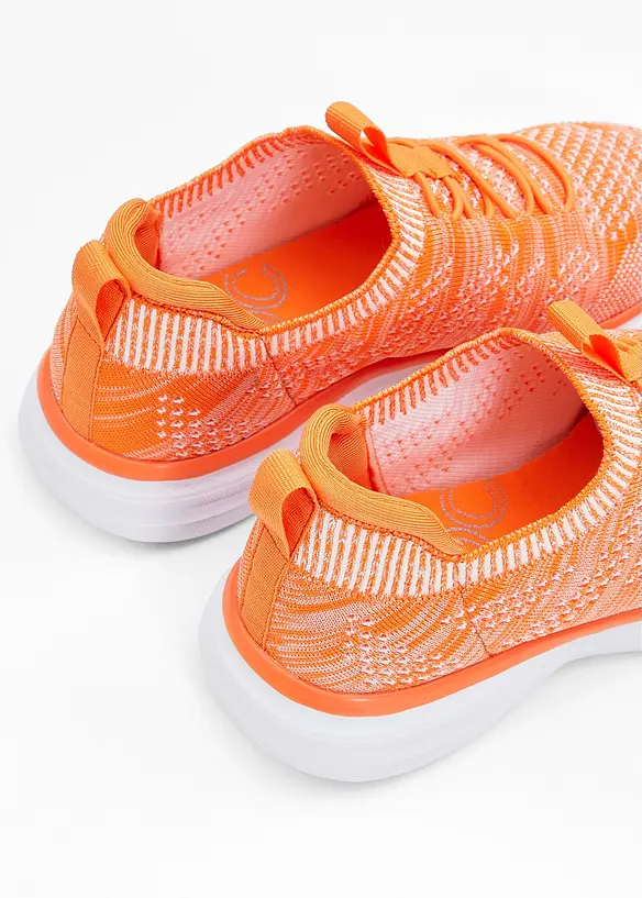 Slip-in sneakers van zacht materiaal, bonprix