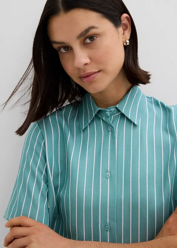 Gestreepte blouse met korte mouwen en opvallende knoop, bonprix
