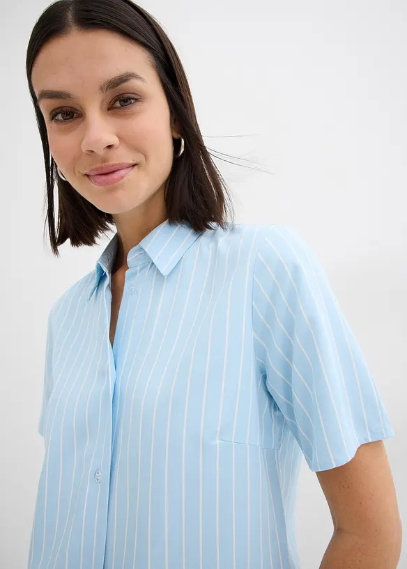 Gestreepte blouse met korte mouwen en opvallende knoop, bonprix