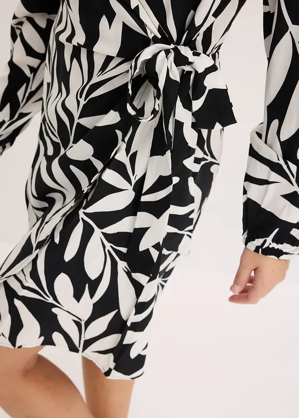 Wikkeljurk met print van vloeiende viscose, bonprix