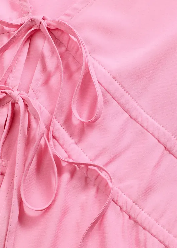Blouse met strikjes, bonprix