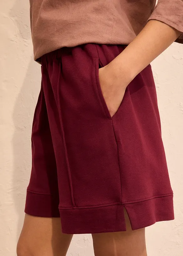 Wijde sweat short in een katoenmix, bonprix