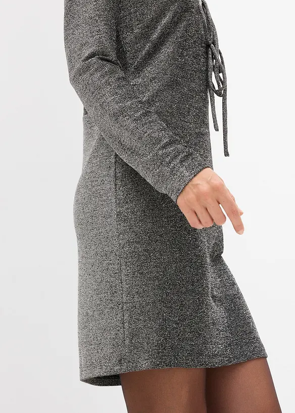 Glanzende mini jurk met een strikkoord, bonprix
