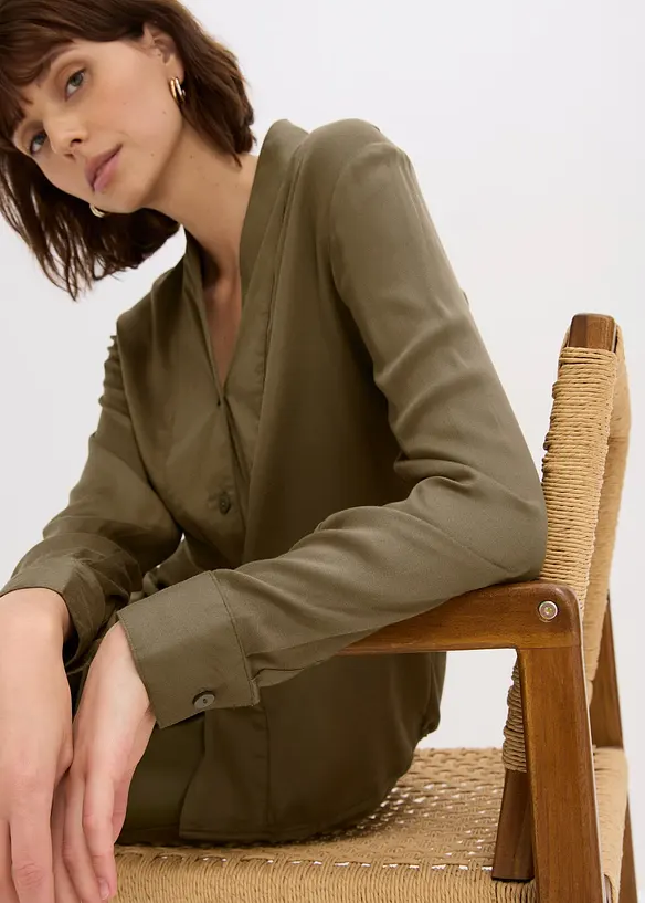 Overhemdblouse van soepelvallend satijn, bonprix