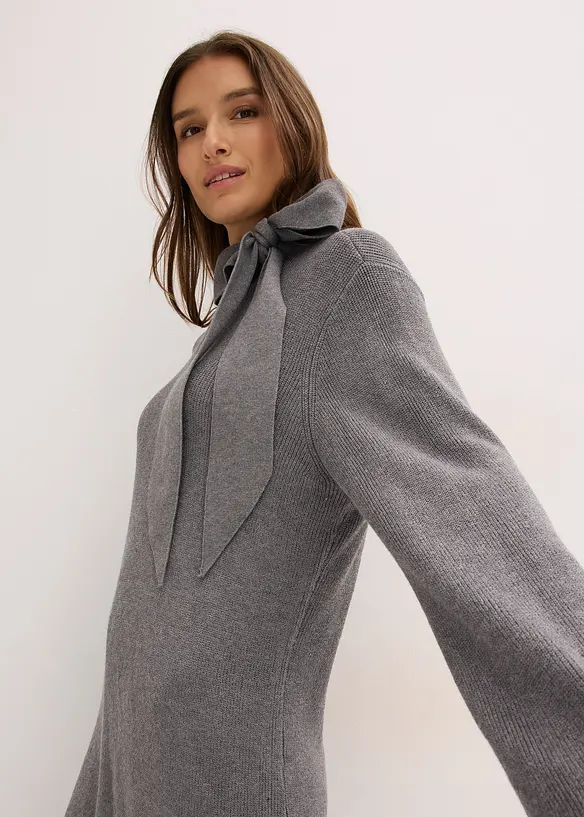 Gebreide jurk met strik in een zachte viscosemix, bonprix