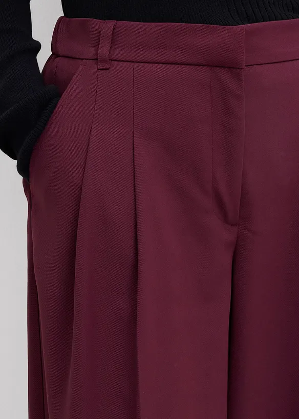 Broek met plooien, comfortabele tailleband en split, bonprix