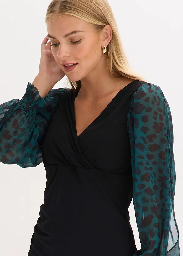 Aansluitende mini-jurk met cut-outs aan de mouwen, bonprix