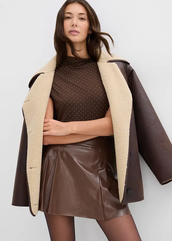 Korte rok van imitatieleer met plooien, bonprix