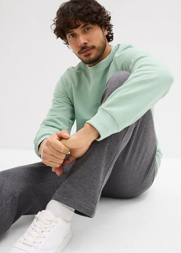 Joggingbroek van biologisch katoen met handige ritszakken, bonprix