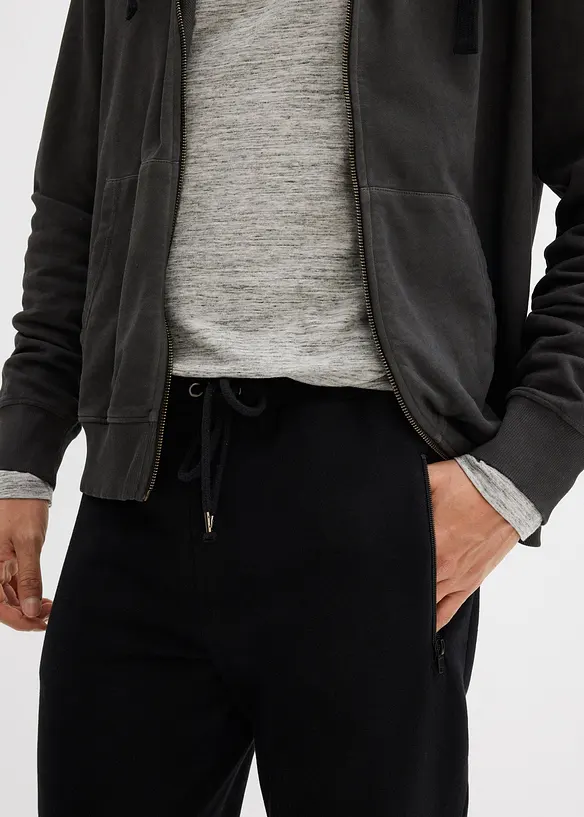 Joggingbroek van biologisch katoen met handige ritszakken, bonprix