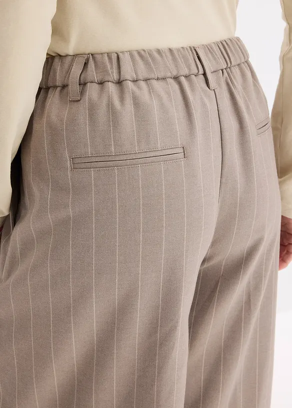 Bermuda met bandplooien, krijtstreep, bonprix