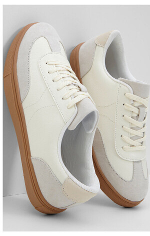 Sneakers >